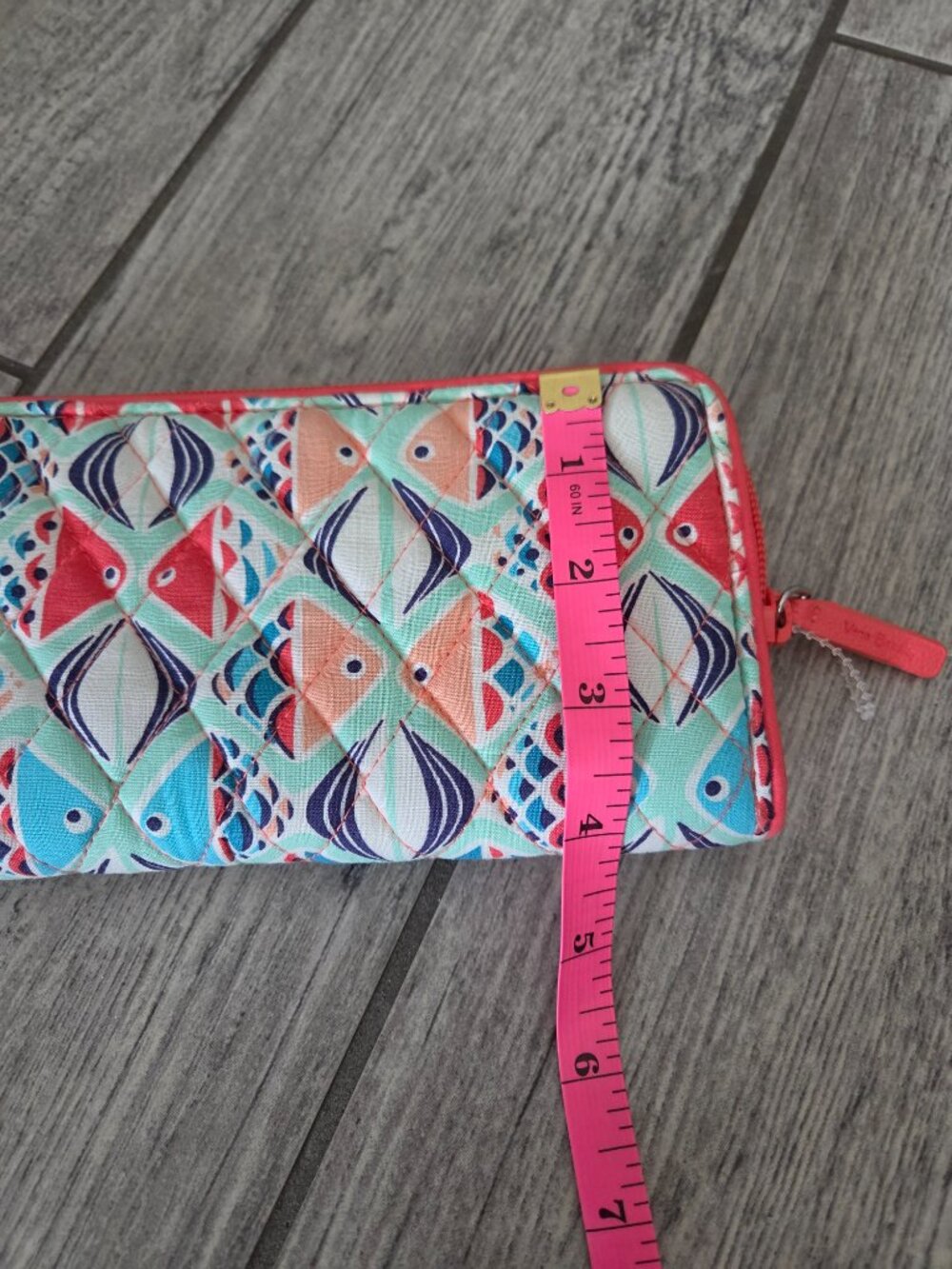 VERA BRADLEY Wallet Go Fish Pattern Tech Shield RFID Coral Blue - Picture 4 of 9